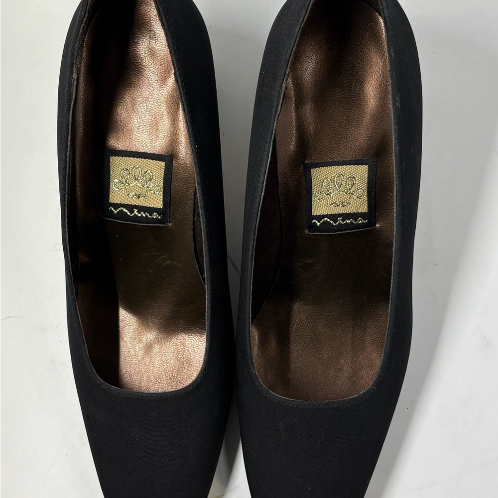 Nina Black Women's Pumps